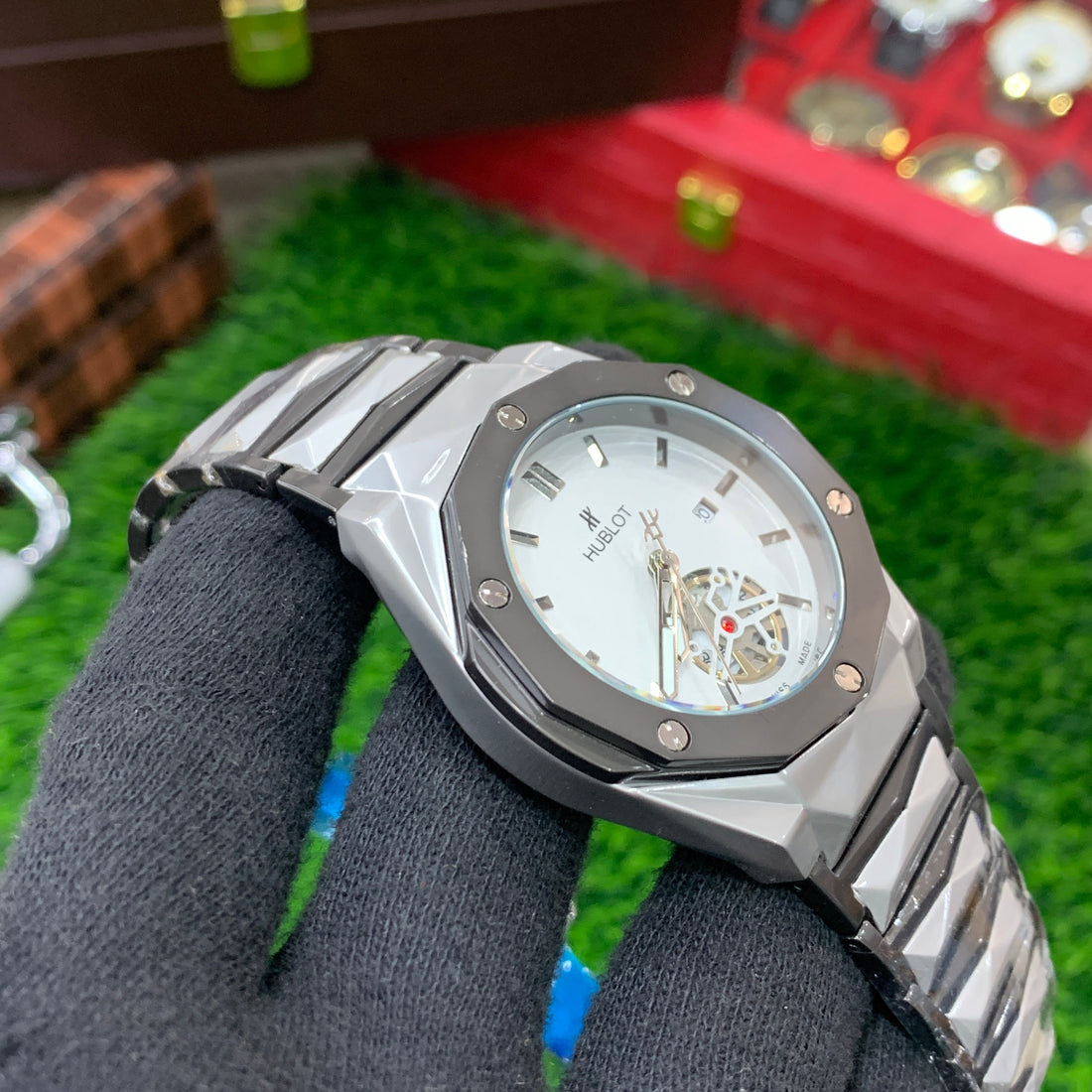 Hublot Diamond Cut Skeleton Two tone White Dial (Semi Automatic)